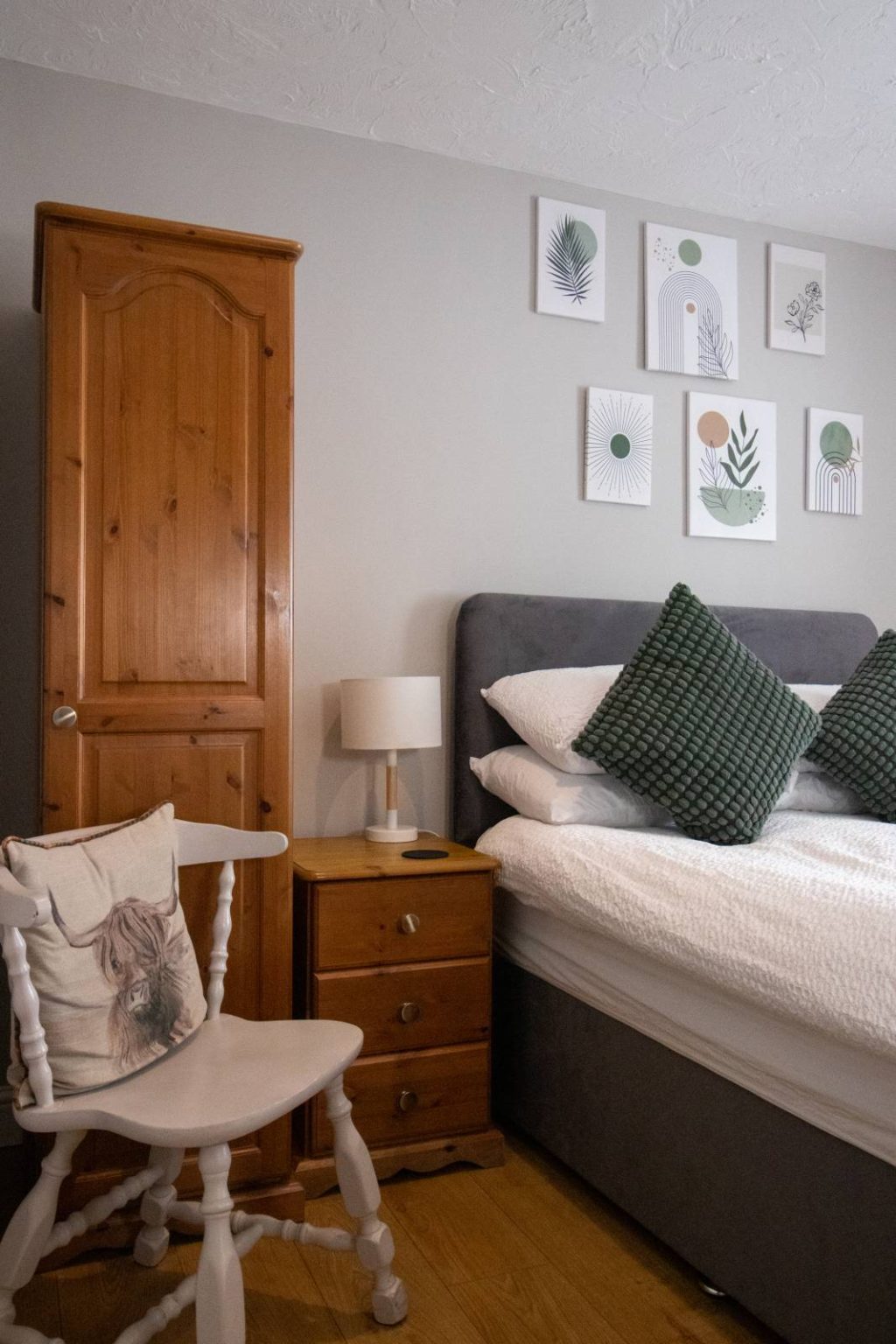 The Hanning Rd room at The Five Dials